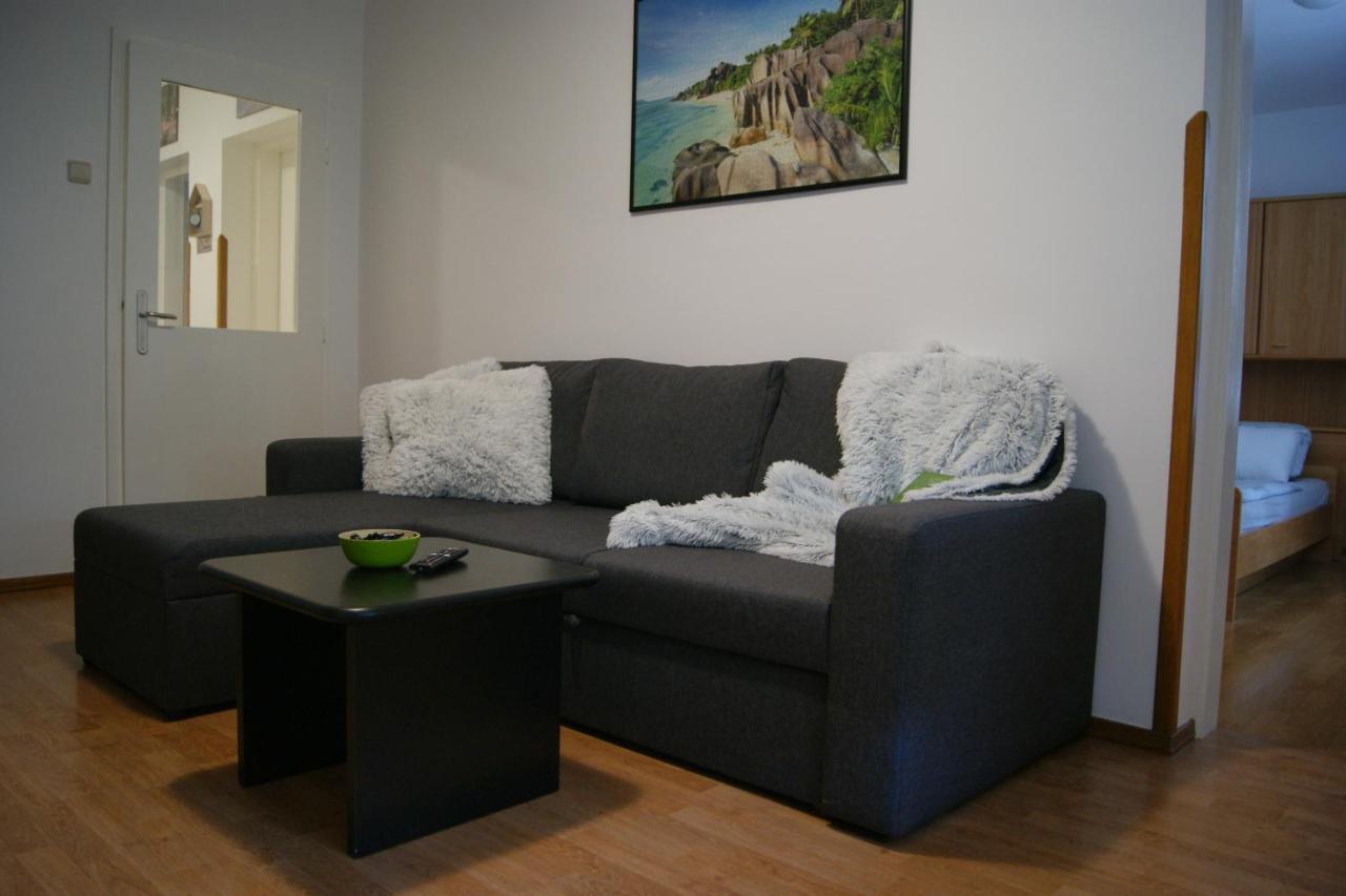 Apartment Lynx Кореница Екстер'єр фото