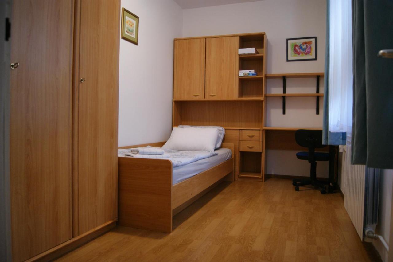 Apartment Lynx Кореница Екстер'єр фото