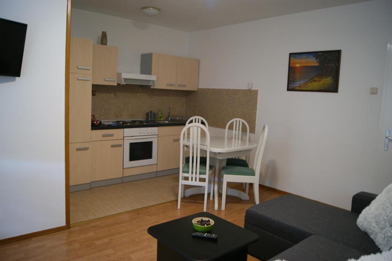 Apartment Lynx Кореница Екстер'єр фото