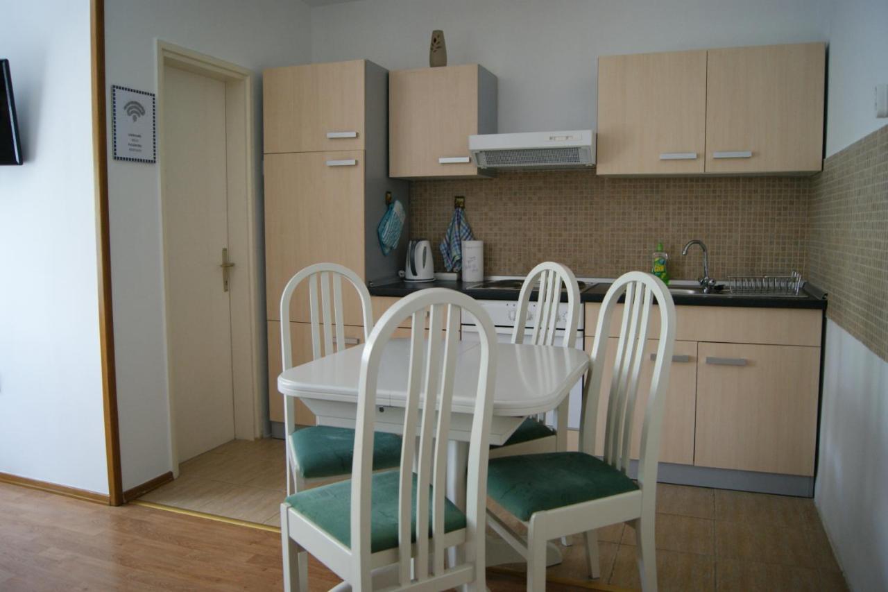 Apartment Lynx Кореница Екстер'єр фото
